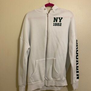 white graphic zip up hoodie🖼️